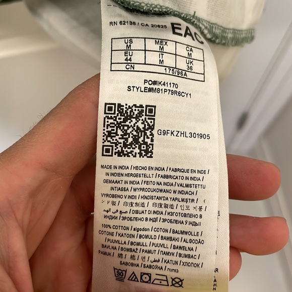 Guess tshirt - Picture 4 of 4